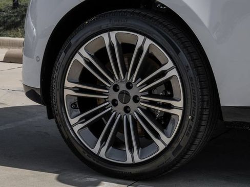 New 2026 Land Rover Range Rover Long Wheelbase SE AWD/4WD image 75