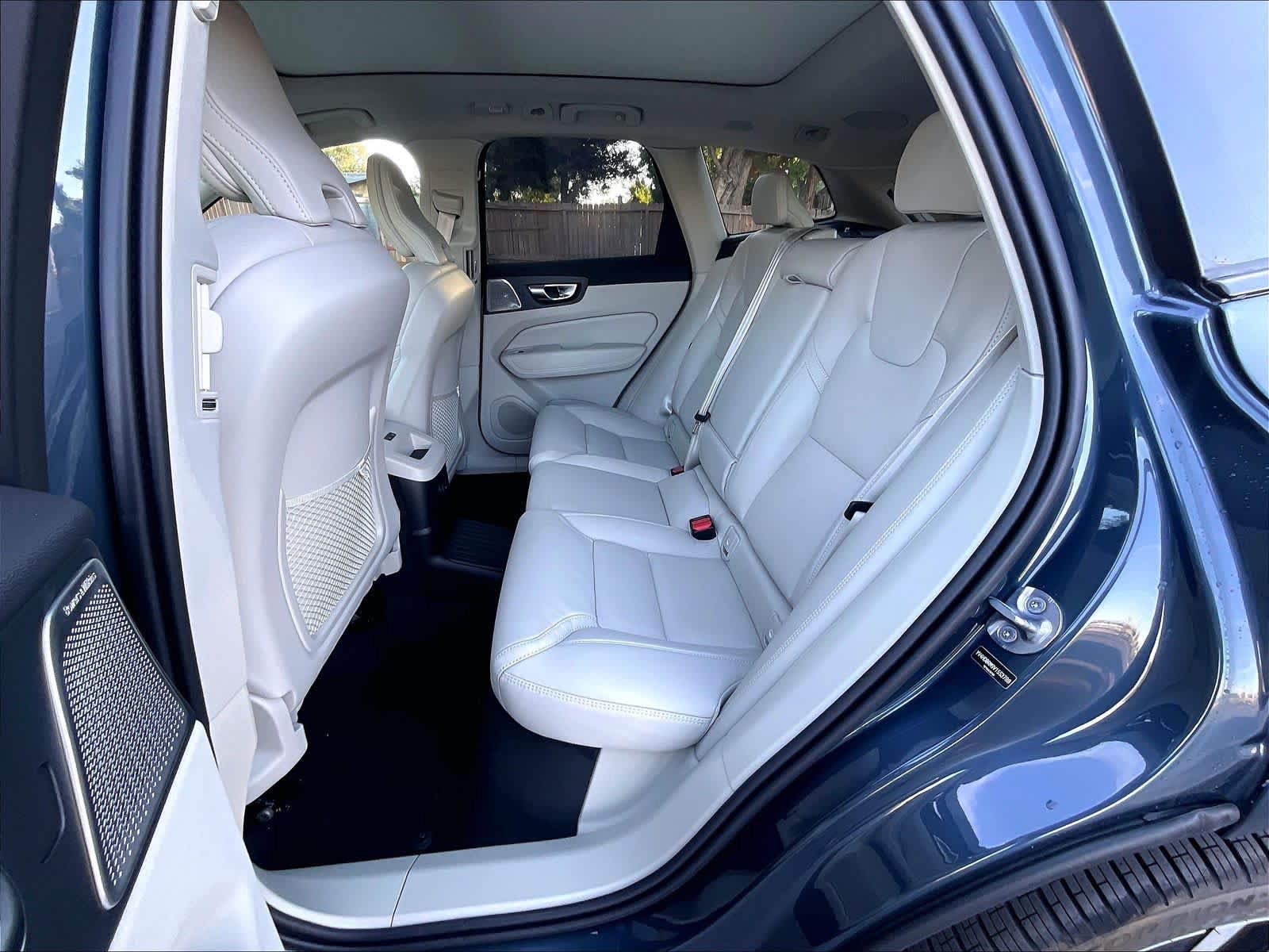 New 2027 Volvo XC60 T8 Ultra AWD/4WD image 12