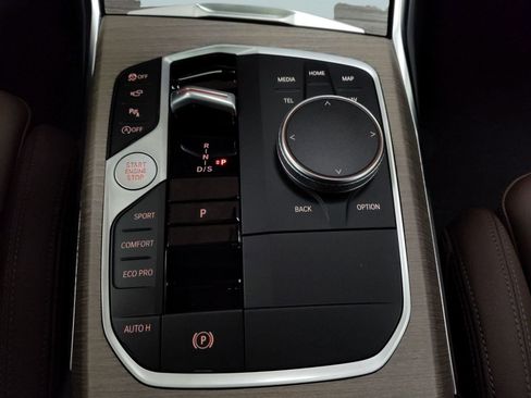 Used 2026 BMW 330i xDrive Sedan w/ Premium Package image 16