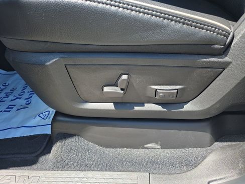 New 2026 RAM 2500 Laramie AWD/4WD image 13