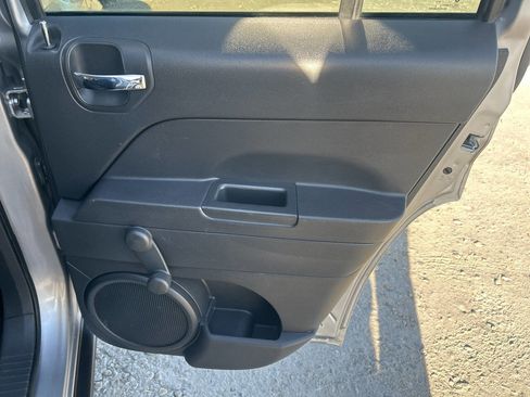 Used 2017 Jeep Patriot Sport w/ Tire & Wheel Group image 18