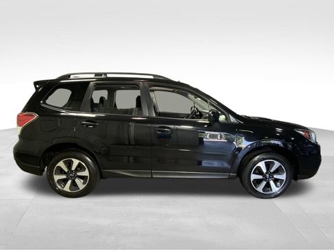 Used 2018 Subaru Forester 2.5i Premium w/ All-Weather Package AWD/4WD image 10