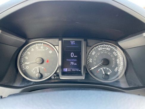 Used 2019 Toyota Tacoma TRD Off-Road AWD/4WD image 12