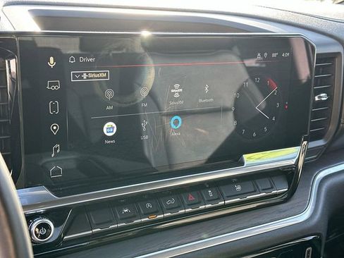 Used 2025 GMC Sierra 1500 SLT image 12