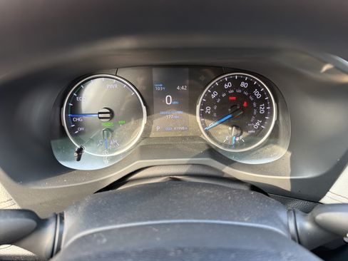 Used 2020 Toyota RAV4 XLE w/ Convenience Package AWD/4WD image 21