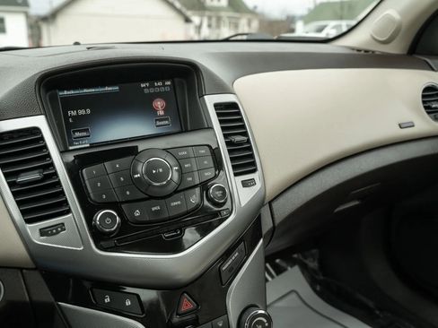 Used 2013 Chevrolet Cruze LTZ image 17