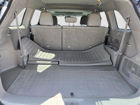 Used 2019 Toyota Highlander XLE image 6