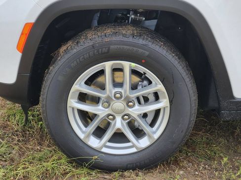 New 2026 Jeep Grand Cherokee Laredo AWD/4WD image 7
