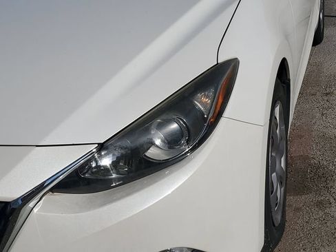 Used 2016 MAZDA MAZDA3 i Sport FWD image 3