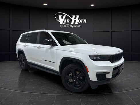 Used 2023 Jeep Grand Cherokee L Limited w/ Black Appearance Package AWD/4WD image 1