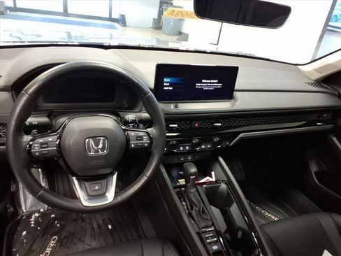 Used 2025 Honda Accord Touring image 10
