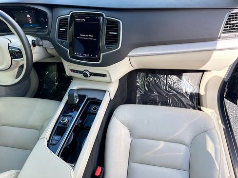 Used 2023 Volvo XC90 B5 Core w/ Protection Package Premier image 18