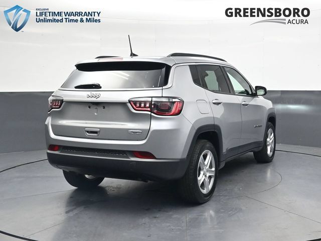 Used 2023 Jeep Compass Latitude w/ Sun and Sound Group AWD/4WD image 5