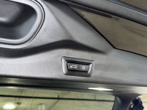 Used 2025 BMW X5 M60i w/ Executive Package image 14