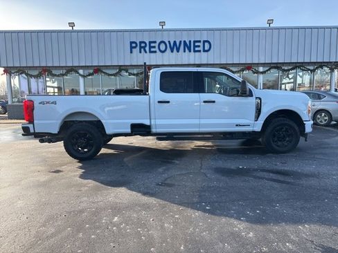 Used 2023 Ford F350 XLT image 2