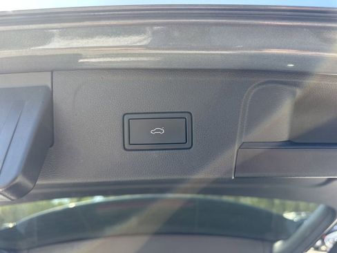 Used 2024 Volkswagen Atlas SE image 27