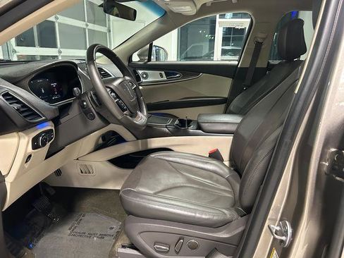 Used 2020 Lincoln Nautilus Reserve w/ Equipment Group 202A image 15