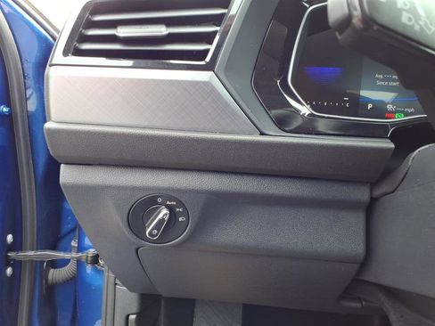 Used 2024 Hyundai Elantra SEL image 13