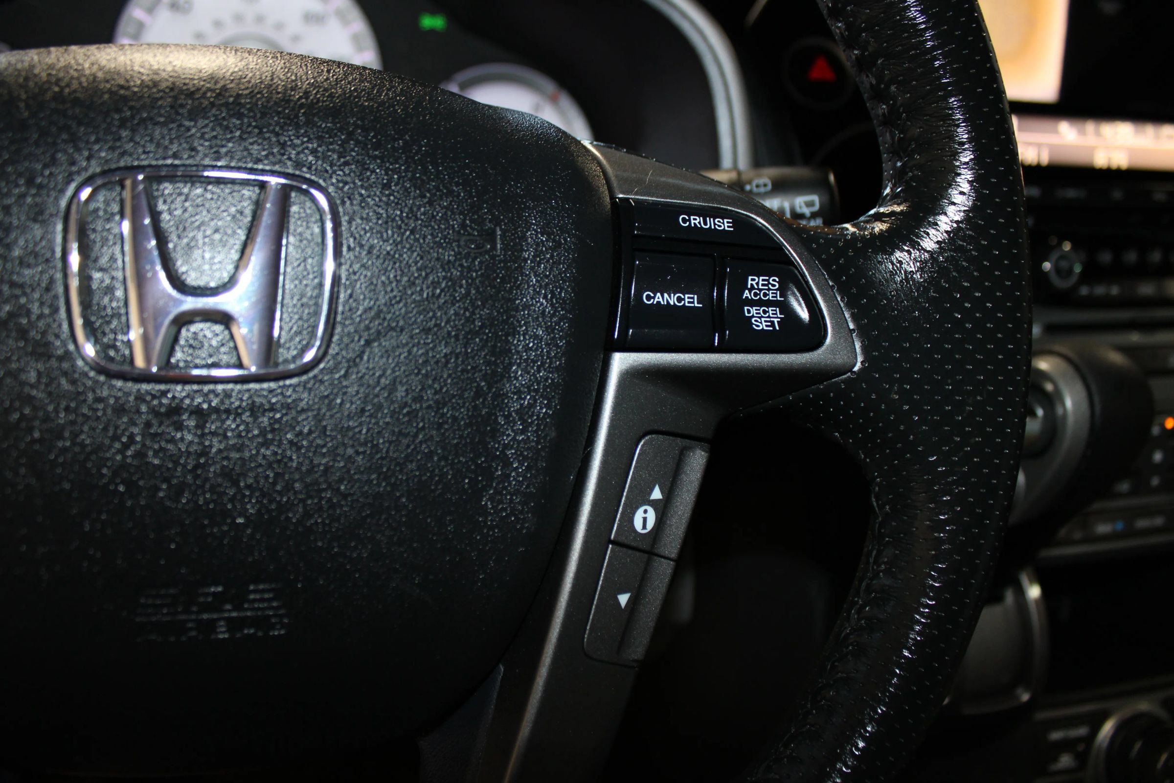 Used 2014 Honda Pilot Touring image 18