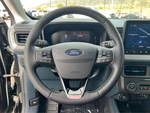 Used 2025 Ford Maverick Lobo AWD/4WD image 6