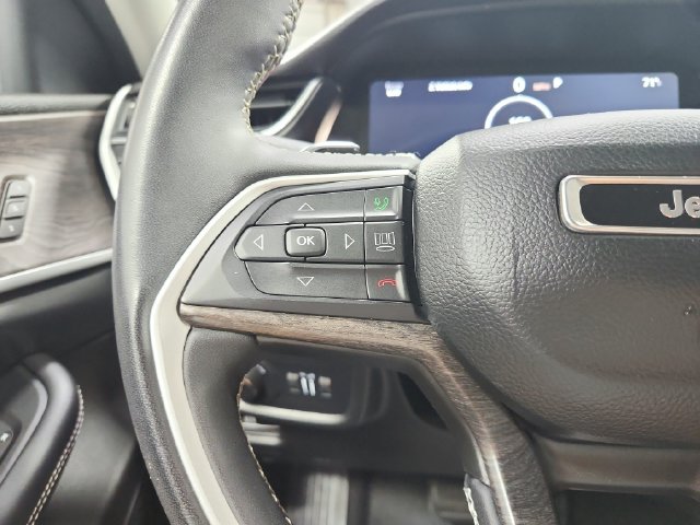 Used 2023 Jeep Grand Cherokee Limited AWD/4WD image 22