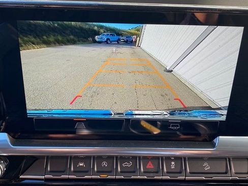 New 2026 GMC Sierra 1500 SLE image 10