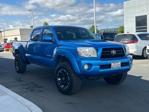 Used 2006 Toyota Tacoma PreRunner RWD image 2