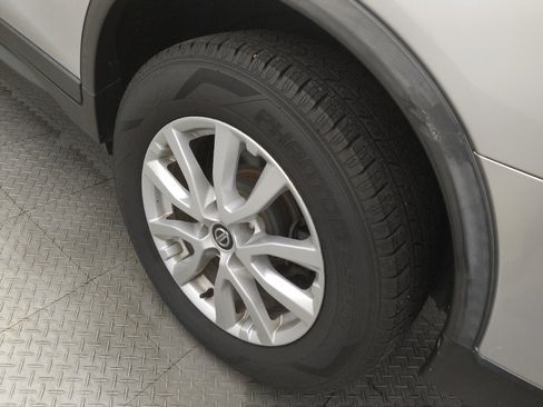 Used 2020 Nissan Rogue SV FWD image 31