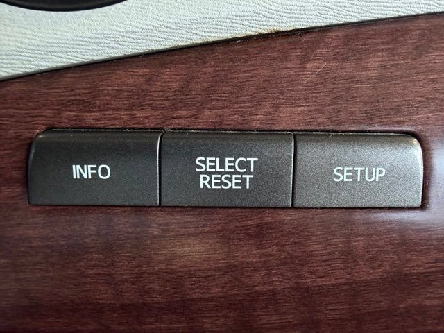 Used 2014 Toyota Sienna XLE FWD image 30