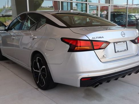 Used 2024 Nissan Altima 2.5 SR FWD image 6
