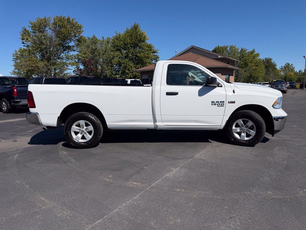 Used 2022 RAM 1500 Classic SLT AWD/4WD image 4