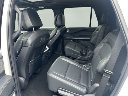 New 2026 Lincoln Navigator Reserve w/ Jet Appearance Package AWD/4WD image 11