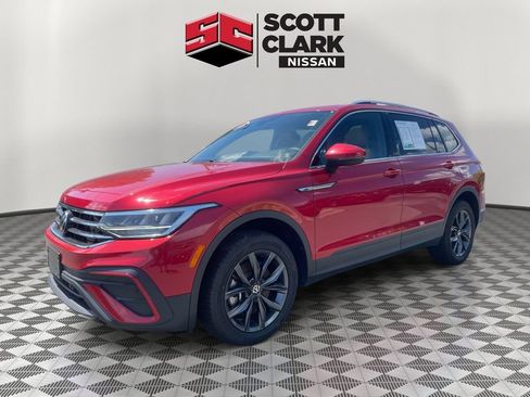 Used 2023 Volkswagen Tiguan SE AWD/4WD image 3