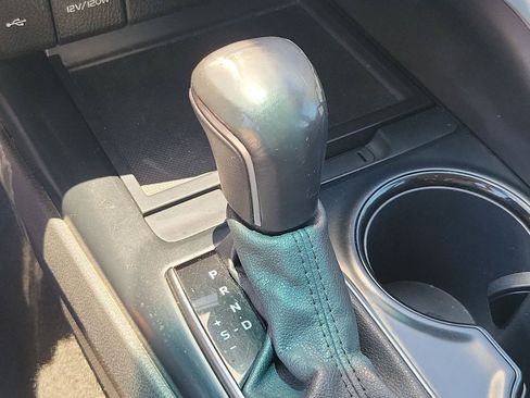 Used 2020 Toyota Camry SE FWD image 27