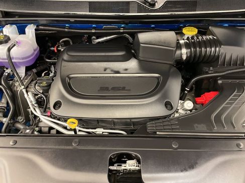 New 2026 Chrysler Pacifica Limited w/ Uconnect Theater Family Group FWD image 21