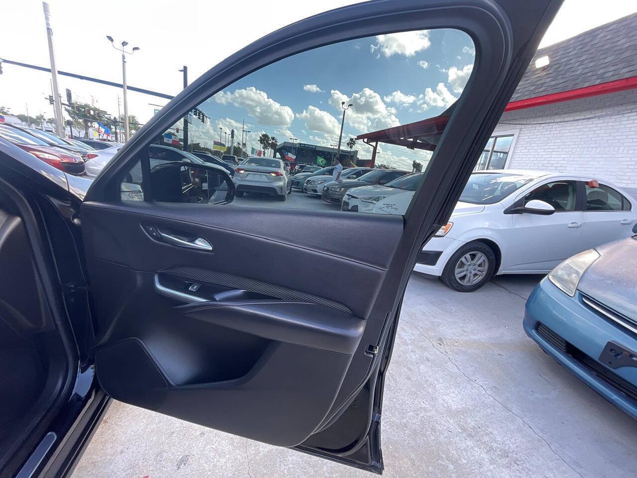 Used 2019 Cadillac XT4 Sport AWD/4WD image 9