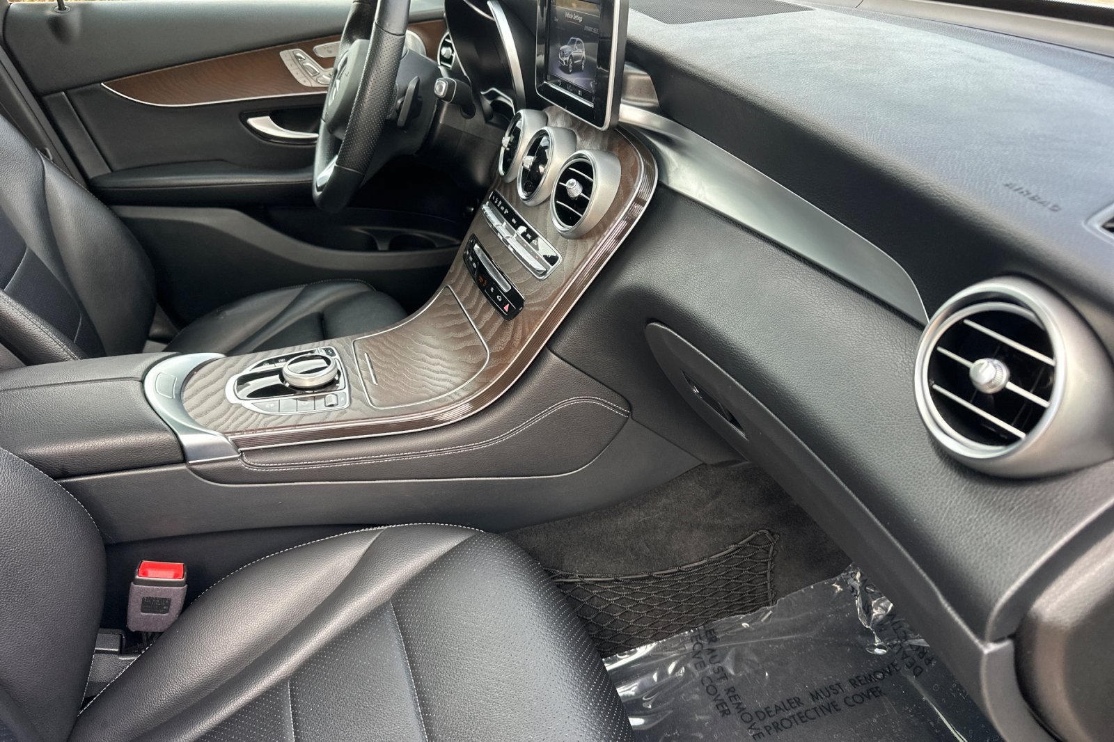 Used 2019 Mercedes-Benz GLC 300 4MATIC image 17