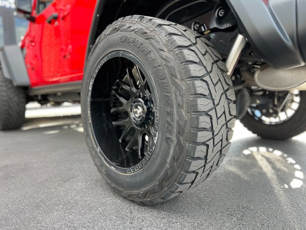 Used 2024 Jeep Wrangler Unlimited Rubicon w/ XTREMEE 35" Tire Package AWD/4WD image 30