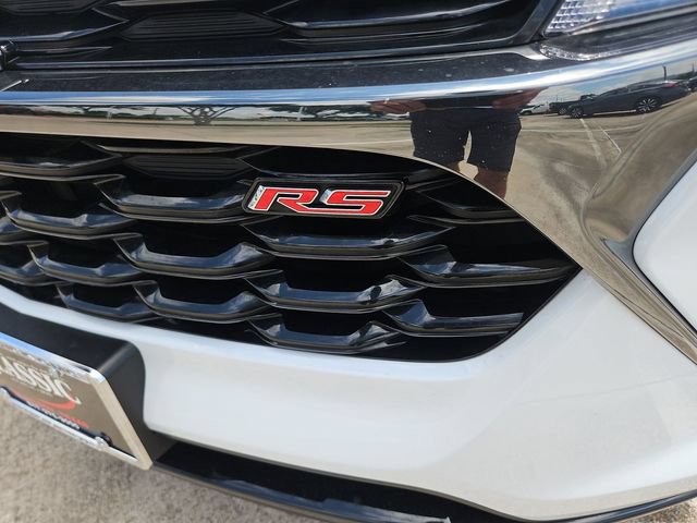 Used 2025 Chevrolet Trax RS w/ Driver Confidence Package FWD image 27
