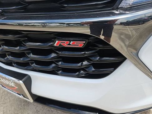 Used 2025 Chevrolet Trax RS w/ Driver Confidence Package FWD image 27