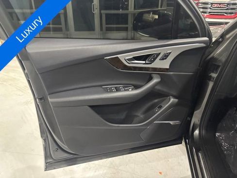 Used 2019 Audi Q7 2.0T Premium Plus AWD/4WD image 11