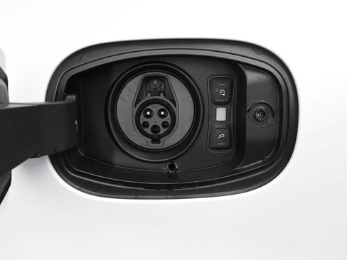 New 2025 Porsche Cayenne E-Hybrid image 30