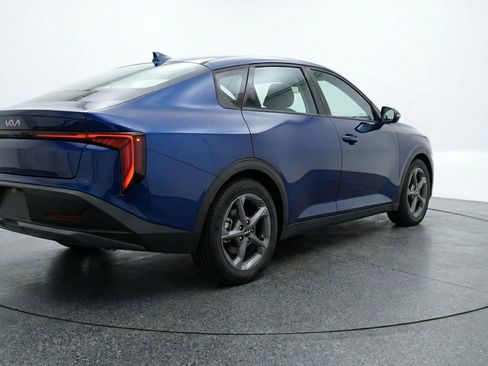Used 2025 Kia K4 LXS image 9