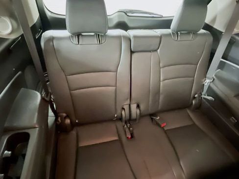 Used 2019 Honda Pilot Touring image 31