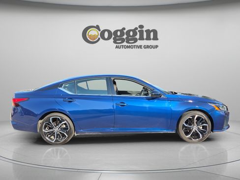 Used 2024 Nissan Altima 2.5 SR FWD image 6