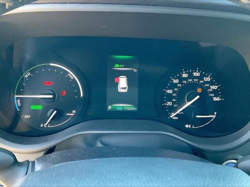 Used 2024 Toyota Sienna XLE Woodland Edition image 25