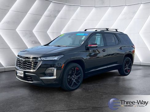 Certified 2023 Chevrolet Traverse Premier w/ Redline Edition FWD image 1