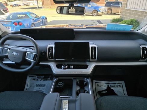 New 2025 Ford Expedition Max Active AWD/4WD image 9