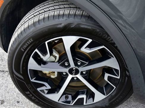 Certified 2023 Kia Sportage EX image 30