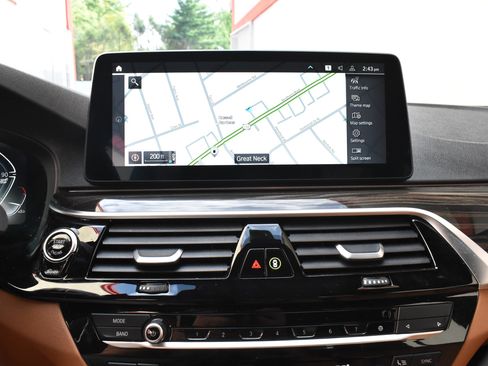 Used 2022 BMW 530i xDrive w/ M Sport Package image 34